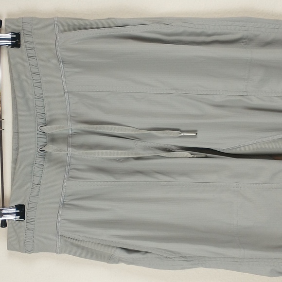 Lululemon Dance Studio Crop 25" Silver Drop 4 Mid Rise Pull On Drawstring - Picture 3 of 16